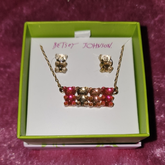Betsey Johnson Jewelry - ✨️🐻❄️🐻NWT BETSEY JOHNSON BEAR 🐻❄️✨️EARRINGS / MATCHING NECKLACE✨️🐻❄️🐻